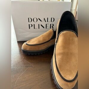 Donald J. Pliner NWT 8 1/2 Brown Suede Loafers